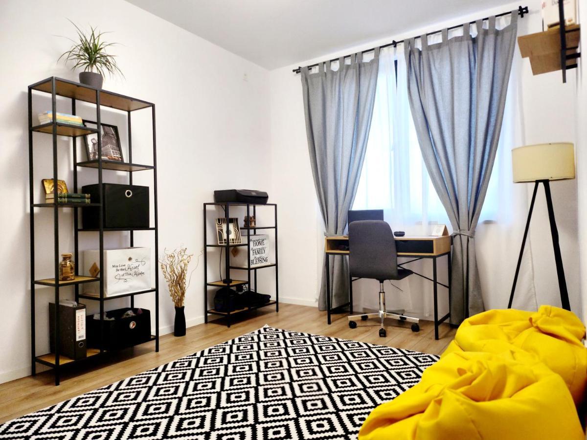 Adm Cozy Home - Entire Private House&Garden Tunari  ภายนอก รูปภาพ